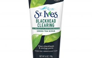 St. Ives Green Tea Bleackhead Scrub Rp. 80 Ribu