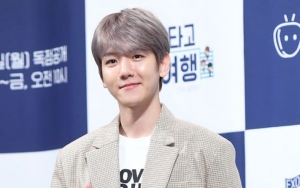 Baekhyun EXO Dicolek Anak Kecil di Bandara dan Ditanyai Ini 