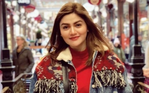 Hilda Vitria Genit di Ranjang Pamer Kode 'Cinta Gadun', Sikap Kasar 'Dorong' Kepala Teman Disorot