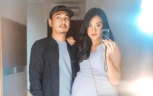 Wajah Tegang Raditya Dika Gendong Buah Hati, Sebelumnya Lakukan Ini dan Kepergok Sang Istri