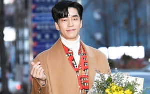 Shin Sung Rok Bergaya Keren hingga Imut Saat Bangun Tidur di Foto Adegan 'Perfume'