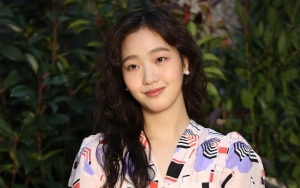 Kim Go Eun Dipuji Habis-Habisan Usai Pamer Foto Cantik Bareng Keponakan Baru