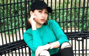 Lama Tak Unggah Foto Suami, Tata Janeeta Ditagih Netter Malah Ngeles Begini