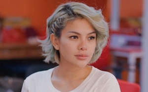 Nikita Mirzani Kembali Pamer Pakai Hijab Usai Melahirkan Anak Ketiga, Dipuji Makin Cantik