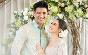 Irish Bella Masih Buka Tutup Hijab, Ammar Zoni Elus Perut Istri Bukti Hamil Calon Anak Pertama?