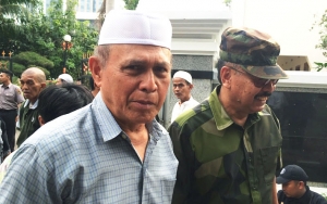 Kivlan Zen Bawa Massa Demo di Kantor KPU, Polisi Sudah Siapkan Kawat Berduri hingga Water Cannon