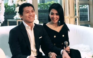 Pamer Sepatu Cinderella 25 Juta, Syahrini 'Istri Soleha' Nyanyi Jorok Saat Puasa Dibully Munafik