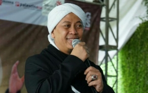 Opick Izinkan Publik Untuk Ziarah Rambut Nabi Muhammad SAW di Kediamannya, Netter Masih Kontroversi