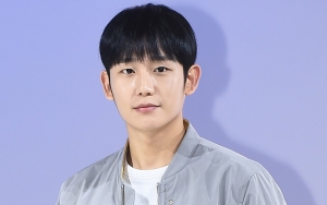 Jung Hae In Ungkap Kemiripan Kepribadian Aslinya dengan Peran di 'Spring Night'