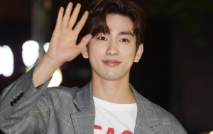 Jinyoung GOT7 Pamer Foto Ganteng di Bandara, Fans: Pacar Idaman