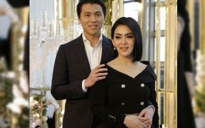 Syahrini Kalah Kelas dari Sandra Dewi, Reino Zikir Pakai Tasbih di Tangan Kiri Dibully Makin Alay