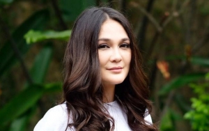 Reino 'Jinak' Karena Makanan Sisa Syahrini, Luna Maya Dipanasi Mantan Pilih Pamer Ketiak Mulus