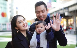 Bak Kakak Adik, Gaya Tampan Suami Sandra Dewi dan Aksi Raphael Naik Motor Sport Sendiri Bikin Gemas