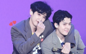Sehun Pamer Selfie Misterius, Lucunya Chanyeol Komentar Cuma Buat Koreksi Ejaan Salah