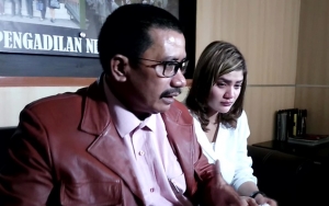 Hilda Vitria Nangis Jadi Saksi Sidang, Ungkap Kriss Hatta Sering Ancam Bunuh Diri Hingga Selingkuh
