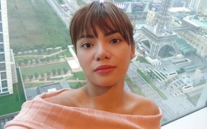 Putri dari Seorang Guru Ngaji, Dinar Candy Hormati Sang Ayah Dengan Pakai Hijab Selama Ramadan