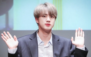 Aksi Jin Saat Bawakan 'Make It Right' Bareng BTS Bikin Banyak Orang Gabung ARMY