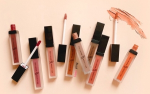 Rollover Reaction Sueded Lip & Cheek Cream Rp 129 Ribu