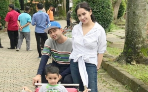 Putra Nagita Slavina Hadiri Acara Kenaikan Kelas, Raffi Ahmad Pamer Pakai Toga Rafathar
