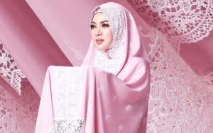 Mukena Mewah Jualan Syahrini Hampir Ludes Terjual, Netter Tetap Nyinyir Tak Percaya