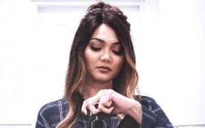  Rina Nose Pamer Foto Akrab Dengan Luna Maya, Bukti Ogah Disebut Team Syahrini?