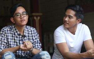 Gaya Kaesang Naik Pesawat Murah Bak Artis Korea D.O. EXO, Reaksi Gibran Sinis Bikin Netter Ngakak