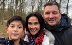 Anak Mulai Puber, Ini Cara Maudy Koesnaedi Dan Suami Beradaptasi