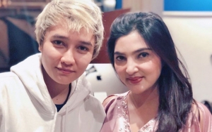  Aura Keibuan Pacar Tomboy Lucinta Luna Dipuji Keluar Saat Gendong dan Ciumi Arsy Anak Ashanty
