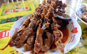 Sate Blengong Bu Kijah Yang Super Lembut