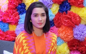 Ussy Sulistiawaty Tampil Nyentrik Di MRT, Ada Hal Ini Yang Bikin Netter Salfok