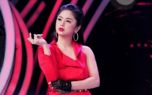 Dewi Persik Bikin Netter Nangis Unggah Video Ajak Ngobrol Ayah yang Sedang Sakit