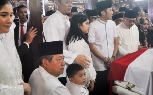 Tembakan Salvo 10 TNI AD Iringi Pemakaman Ani Yudhoyono Di Taman Makam Pahlawan Kalibata