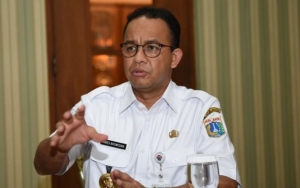 Gerombolan Remaja Terjepit Di Atas TransJabodetabek, Anies Baswedan: Harus Ada Sanksi Bagi Sopir