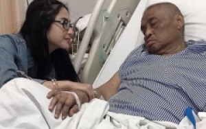 Ayah Tak Sadarkan Diri Berhari-Hari, Dewi Persik Minta Doa 