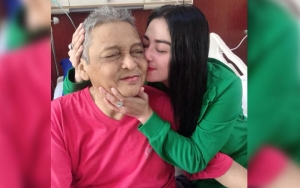 Ayah Dewi Persik Meninggal Dunia, Besok Jenazah Dipulangkan Ke Jember