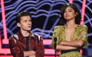Sutradara 'Spider-Man: Far From Home' Unggah Foto Syuting, Kedekatan Tom Holland dan Zendaya Disorot
