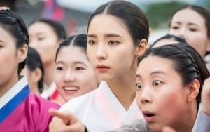 Shin Se Kyung Tampil Anggun Pakai Hanbok di Foto Perdana 'Rookie Historian Goo Hae Ryung'