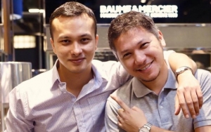 Foto Gading Marten Duet Bareng Nicholas Saputra Ngarep Ketularan Ganteng, Fans Histeris