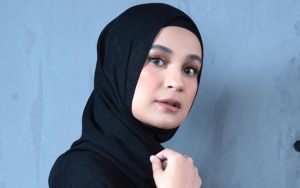 Kenakan Gaun Super Cantik di Pertunangan Jedar, Shireen Sungkar Malah Pakai 'Kaus Kaki Suami'