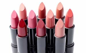 Lipstick Yang Sudah Enggak Asing Lagi Buat Wanita