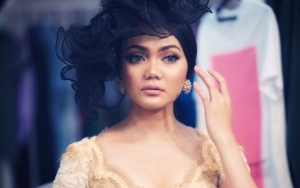 Rina Nose 'Tampar' Haters Nyinyir Lewat Sebutan 'Manusia Rasa Tuhan'