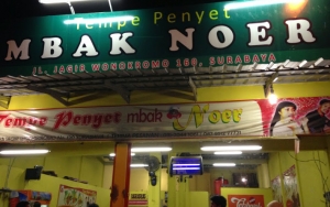 Pencinta Sambel Harus Banget Makan Di Penyetan Mbak Noer