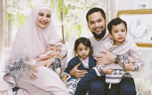 Pamer Perut Buncit Dielus Teuku Wisnu, Shireen Sungkar Kode Ingin Hamil Anak Ke-4?