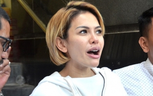 Sering Dapat Cibiran, Nikita Mirzani 'Tampar' Haters Pamer Mobil Mewah