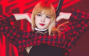Lisa BLACKPINK Bikin Takjub Meski Tampil 'Sederhana' di Paris Fashion Week