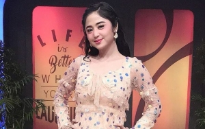 Dewi Persik Joget Heboh Bikin Miris Ingat Mendiang Sang Ayah