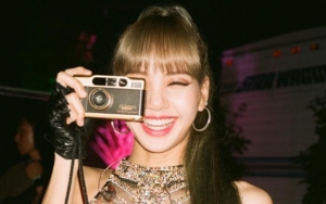 Reaksi Imut Lisa BLACKPINK Saat Fans Nyanyikan 'Kill This Love' di Paris Fashion Week