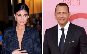 Kylie Jenner Bantah Pamer Kekayaan Pada Alex Rodriguez di Met Gala 2019