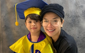 Nikita Mirzani Melow Tulis Caption Ini Saat Bagikan Foto Putra Keduanya Wisuda TK