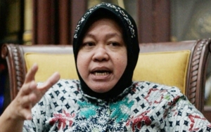 Wali Kota Risma Resmi Keluar Dari Rumah Sakit, Tebar Senyum Dari Atas Kursi Roda 